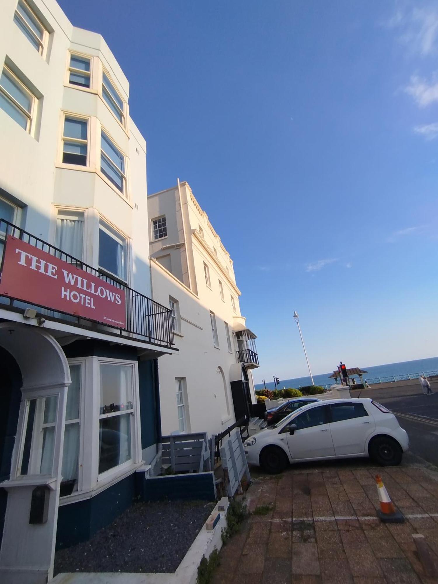 The Willows Hove Exterior foto